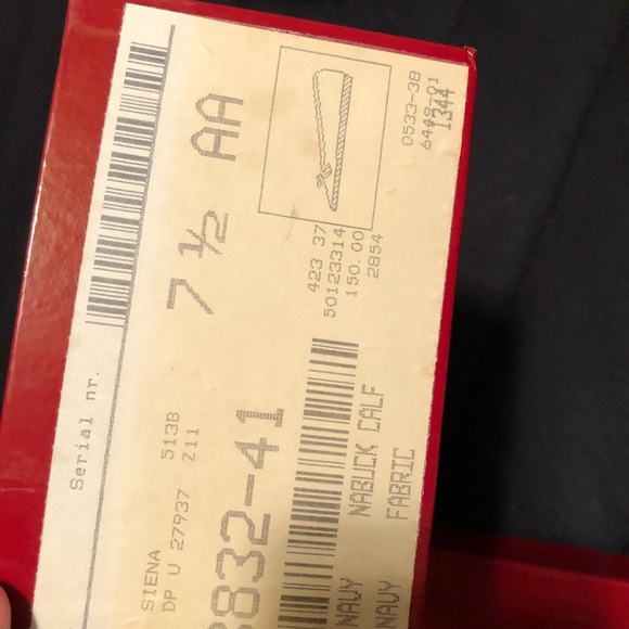 Ferragamo shoes - Picture 3 of 3